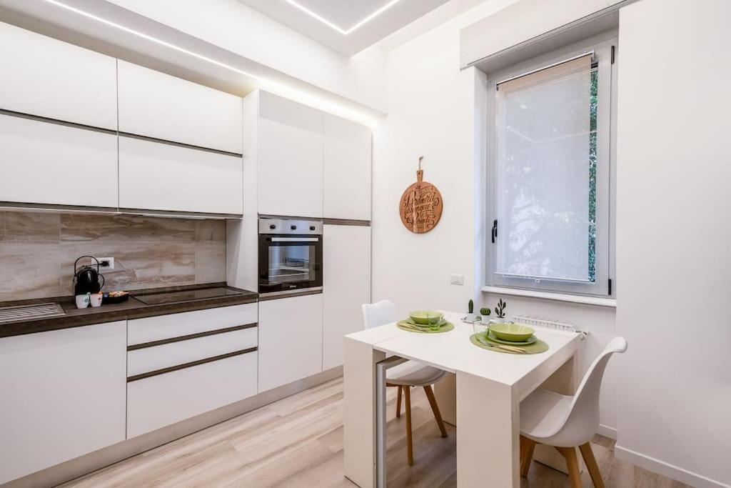 Linate Airport Elegant Suite,Tram 1 Minute Away Милано Екстериор снимка