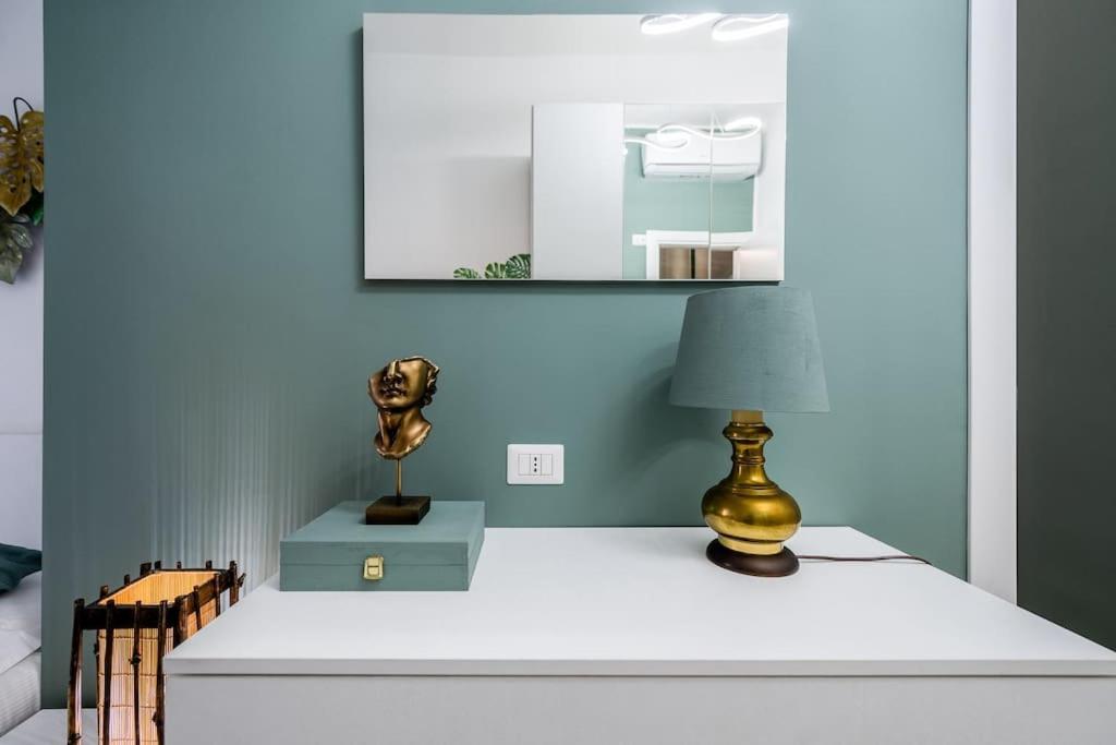 Linate Airport Elegant Suite,Tram 1 Minute Away Милано Екстериор снимка